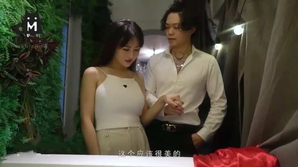 Dùng tiền gạ tình em gái minh tinh Trung Quốc xinh đẹp